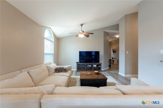 Photo - 3315 Vineyard Trail