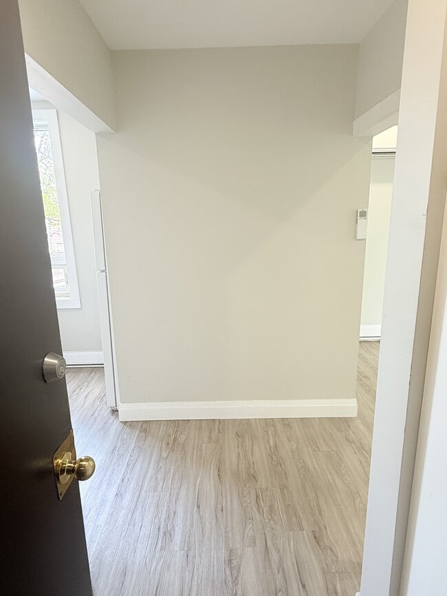 Photo - 1495 Gladstone Ave Unit 302