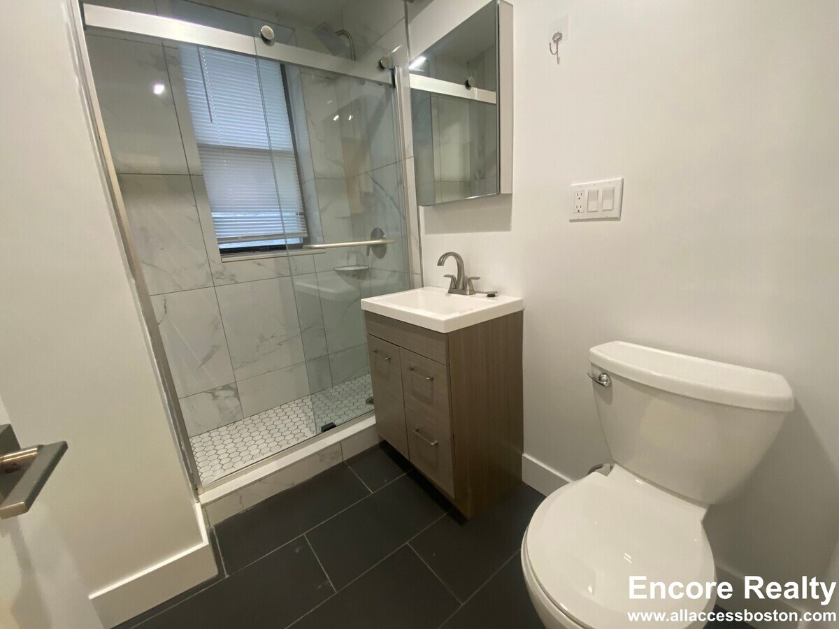 Photo - 19 Peterborough St Unit 2