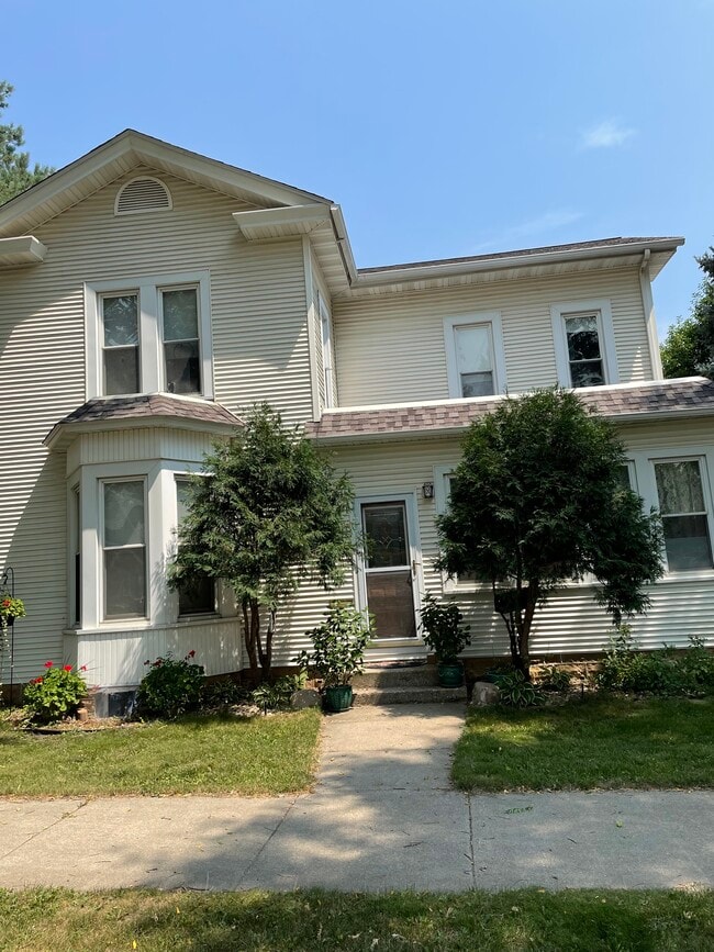 Photo - 407 Grace St Unit Upper