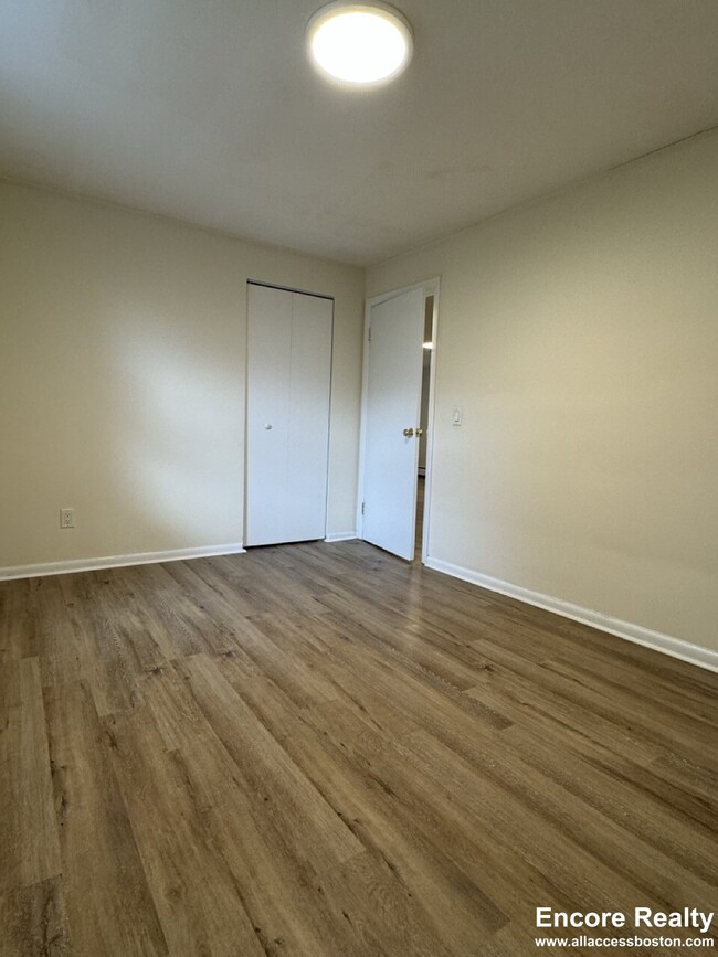 Building Photo - 38 Higgins St Unit #13 Rental