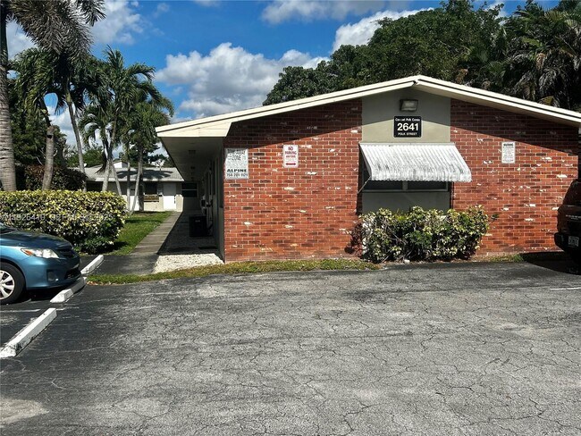 Building Photo - 2641 Polk St Unit 9