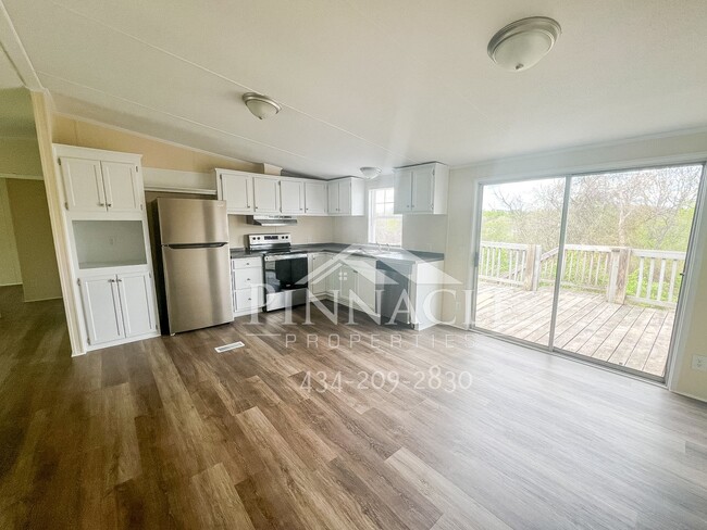 Photo - 900 Rockbridge Ave