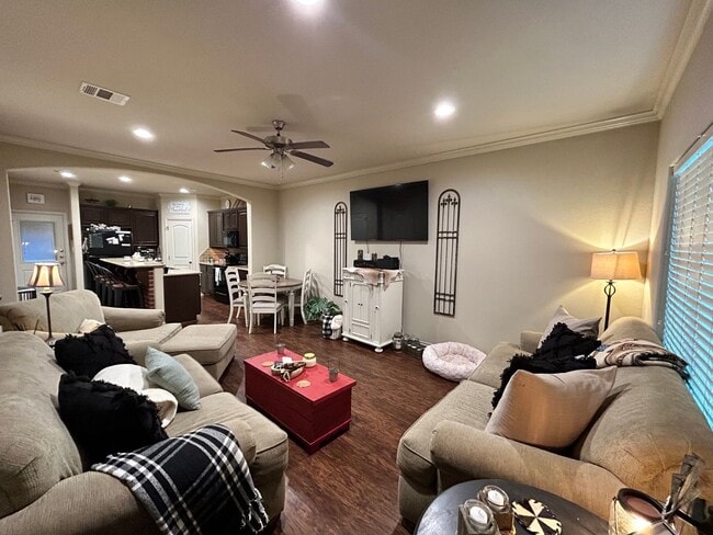 Photo - Spacious 2 Bed/2.5 Bath Condo in Gateway Villas!