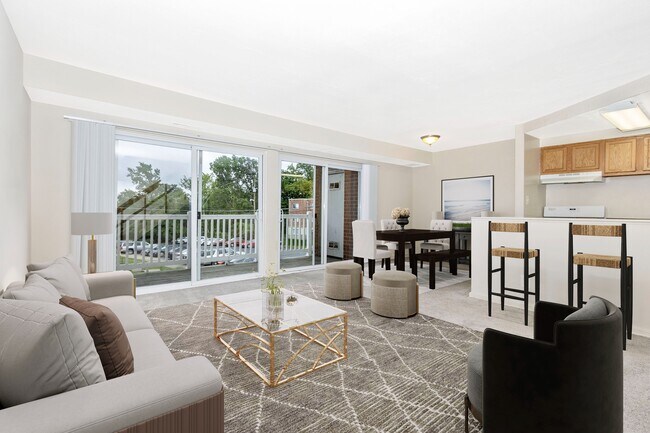 Spacious Living Area | Apartment Homes for rent in Forestville, MD | Avenue Apartments