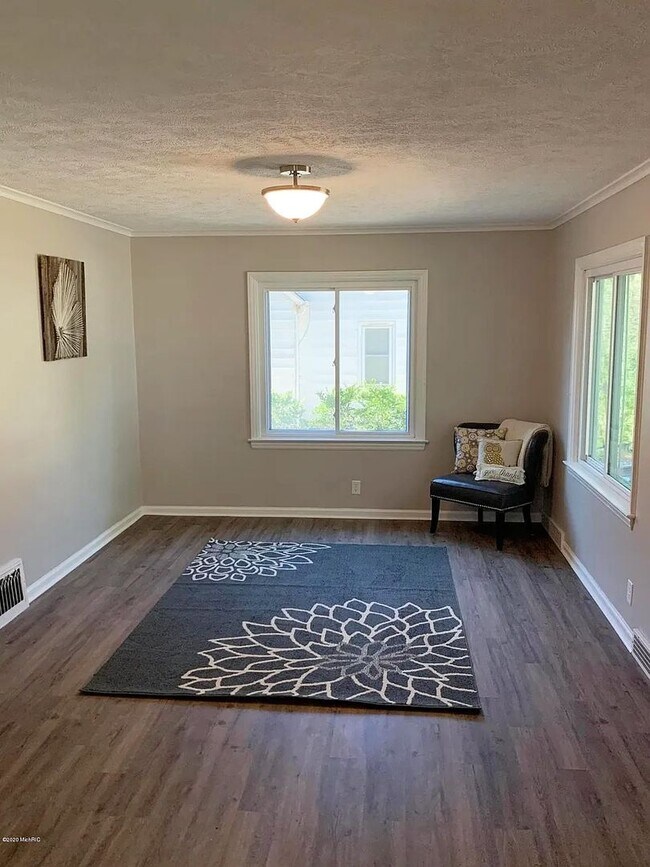 Photo - 3 Bedroom Home On Holland's North Side