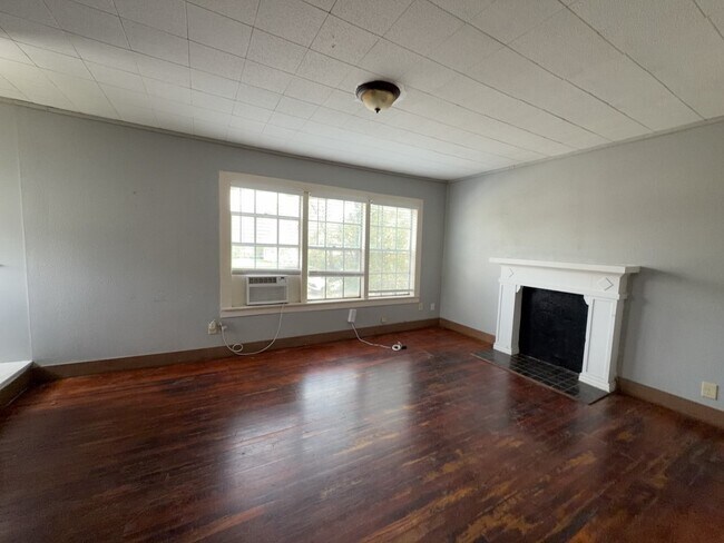 Photo - 1552 Lombardy St Unidad 1