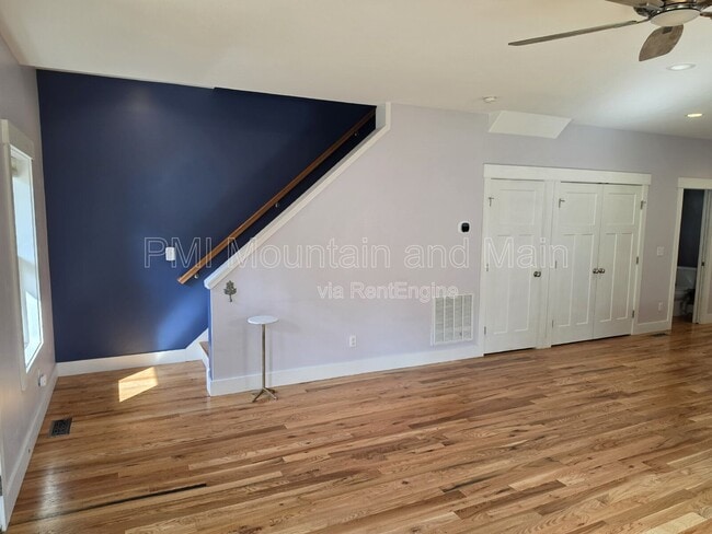 Photo - 156 Bradley St