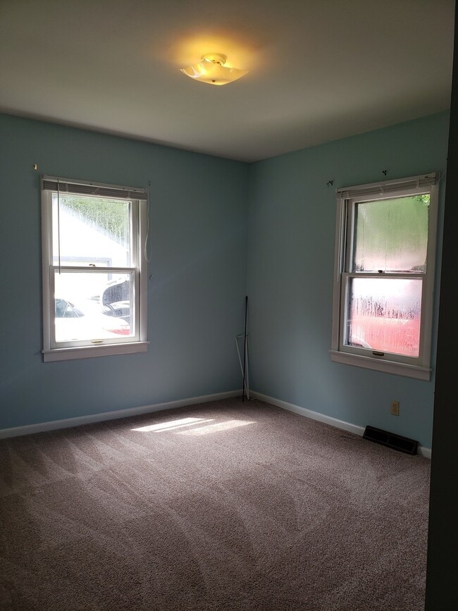 Photo - 3 bedroom, 2 bath Home: Available July 2026!