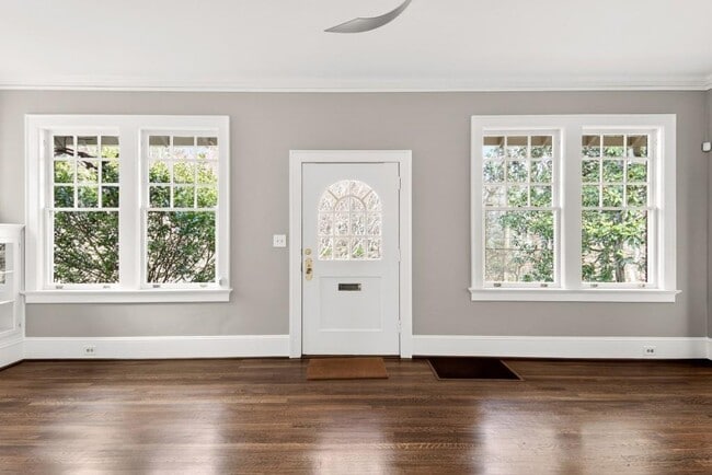 Photo - 719 Elkmont Dr NE