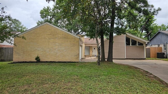 Building Photo - 10022 Windriver Dr Rental