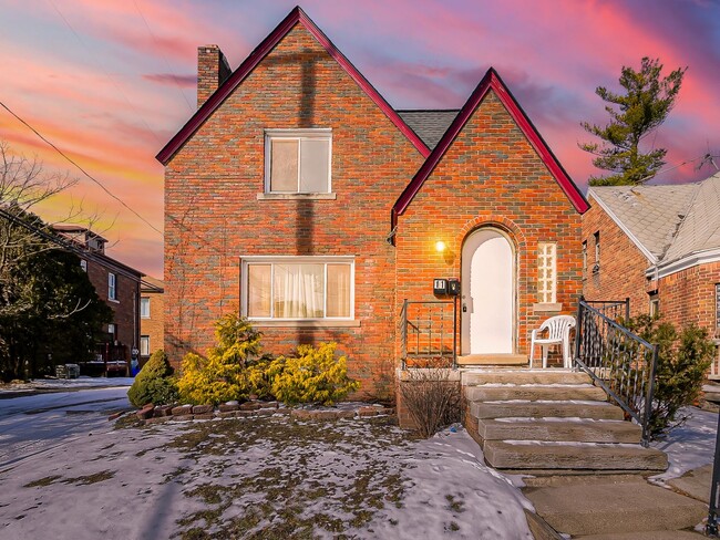 Building Photo - 11-13 MOHAWK RD Unit 13 MOHAWK RD