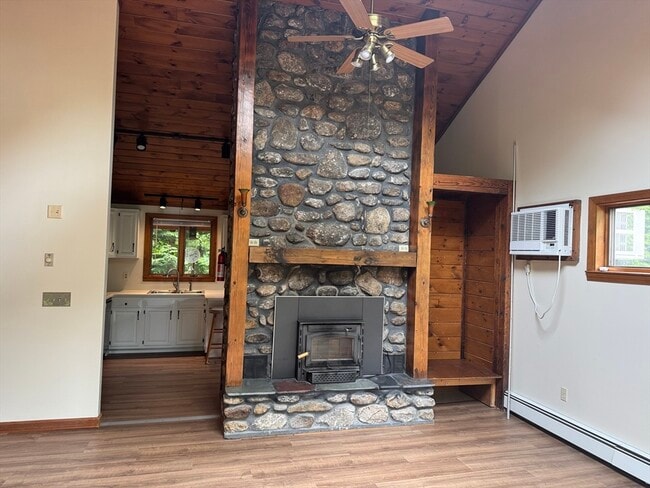 Photo - 271 Wanoosnoc Rd Unidad 2