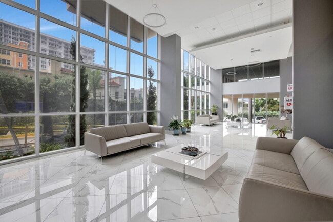 Photo - 525 N Ocean Blvd Unidad 819