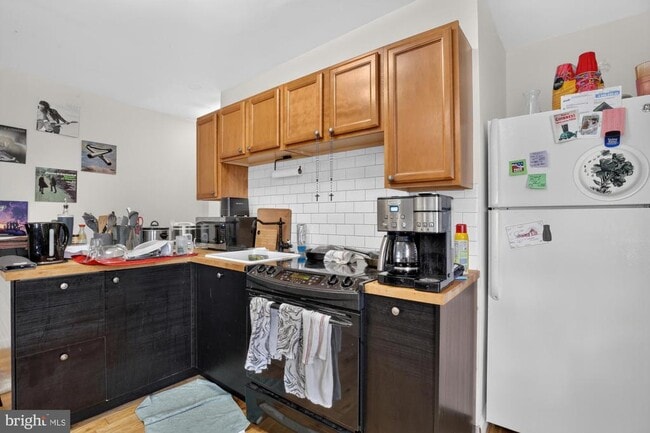 Photo - 1655 S Bancroft St Unit 2