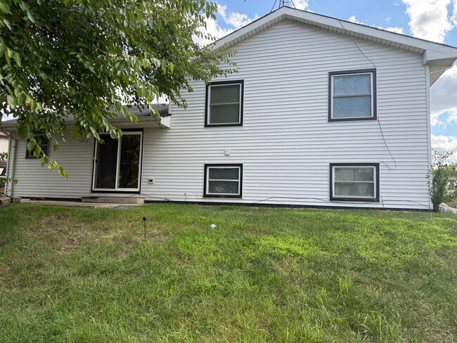 Photo - 808 194th St