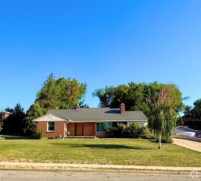 Building Photo - 741 Bel Mar Dr Unit B Rental