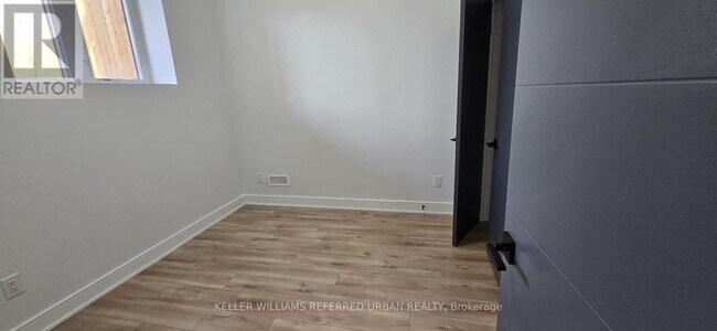 Photo - 354 Woodmount Ave