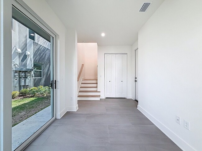 Photo - 342 14th St N