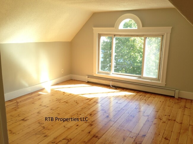 Building Photo - 24 Baker St Unit 3