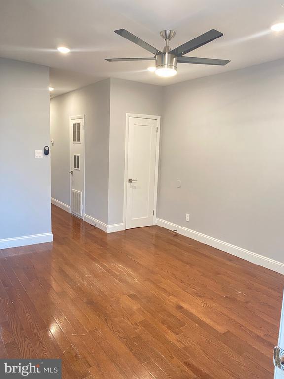 Photo - 400-18 W Walnut Ln Unit 3