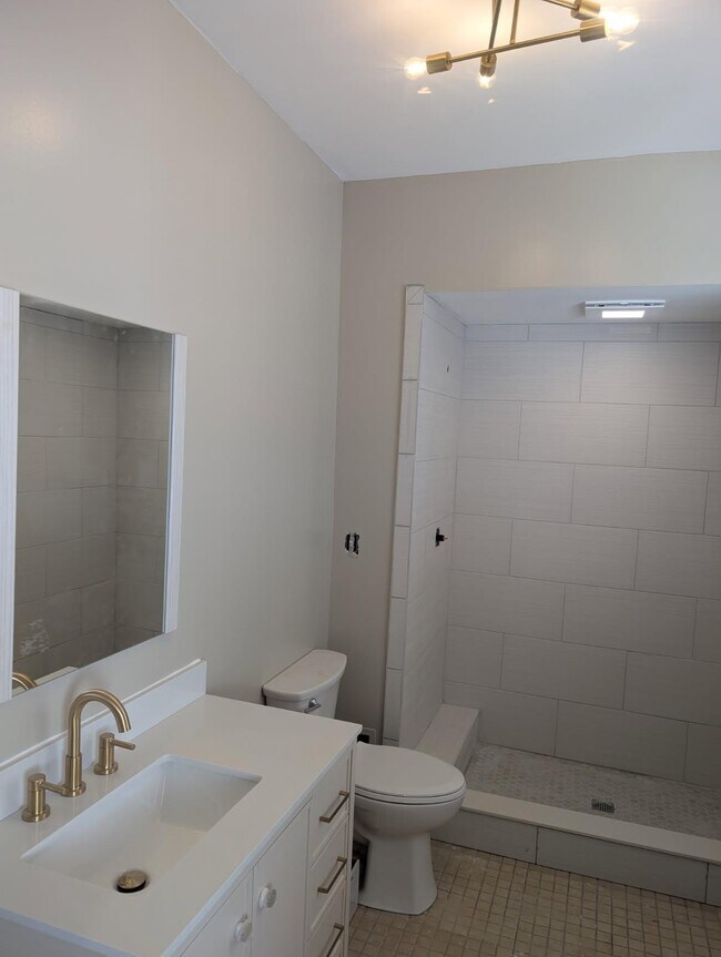 bathroom - 3203 Parkview Ave