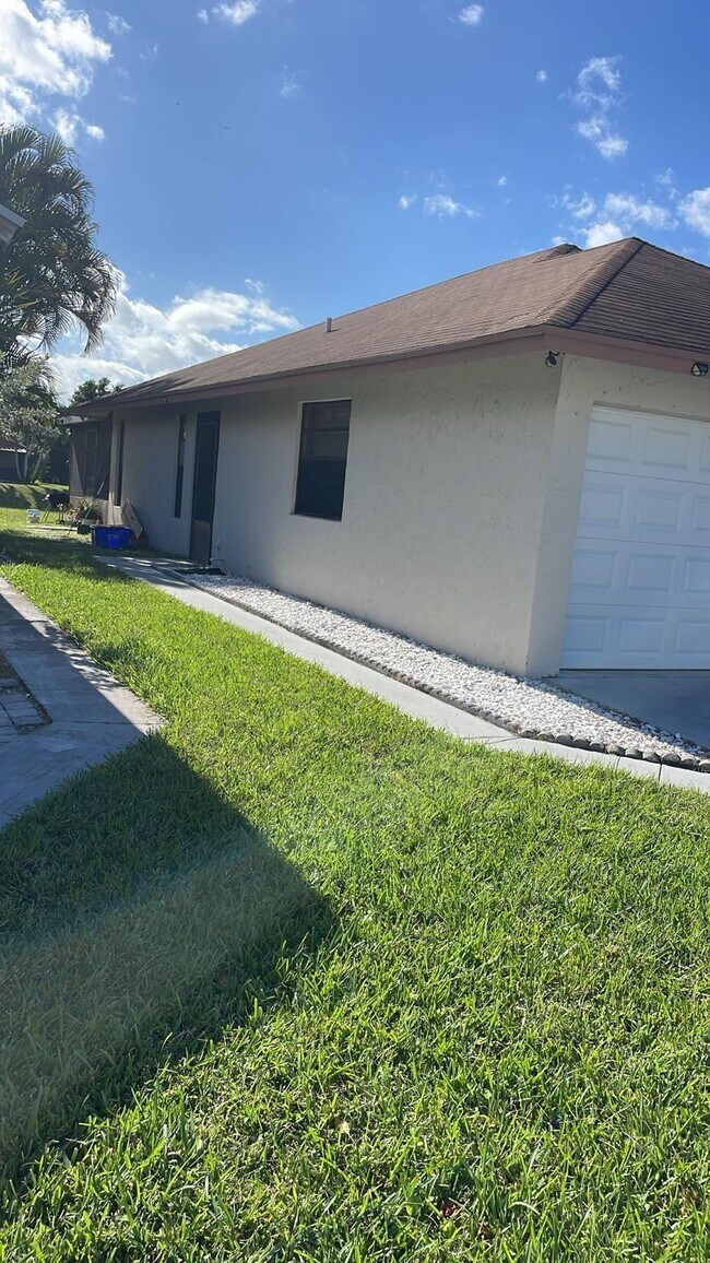 Photo - 1380 Longarzo Pl