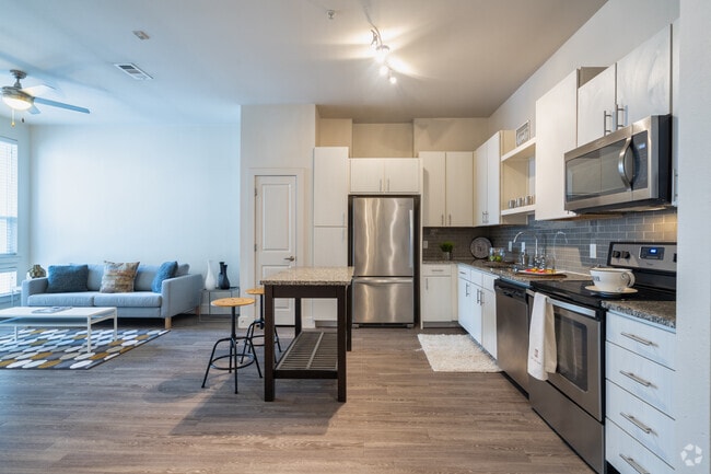 1BR, 1BA - 720SF - The Pierpont