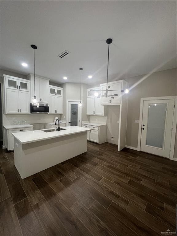 Photo - 18 E 13th St