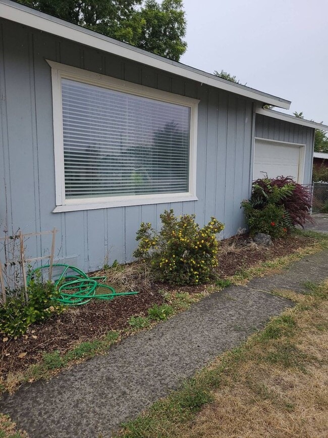 Photo - 1/2 OFF OCTOBER RENT - House with Garage &...