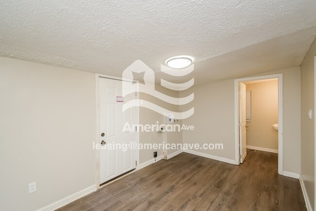 Photo - 1227 E 4th St