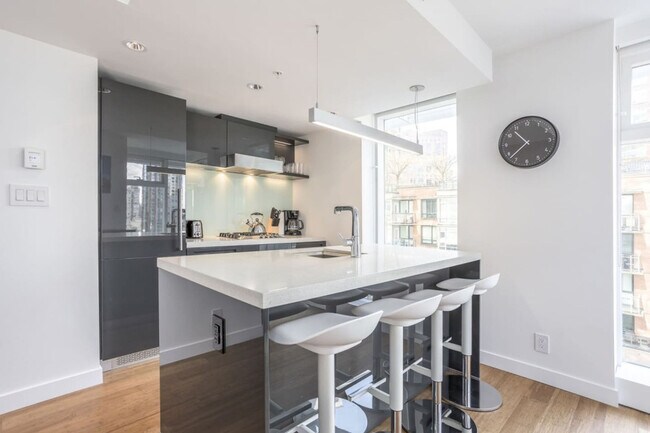 Photo - 777-777 Richards St Unit ID1223028P