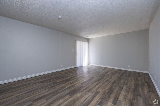 2BR, 1BA - 900SF - Living Room