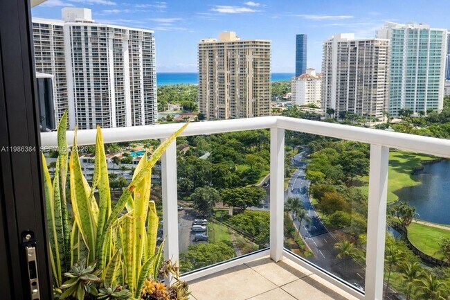 Photo - 3675 N Country Club Dr Unidad 2305