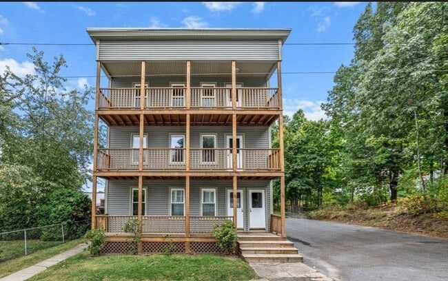 Building Photo - 62 Hartford St Unit 2 Rental