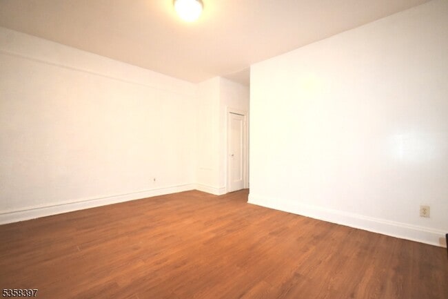 Photo - 148 Chancellor Ave Apartamento Unidad B1