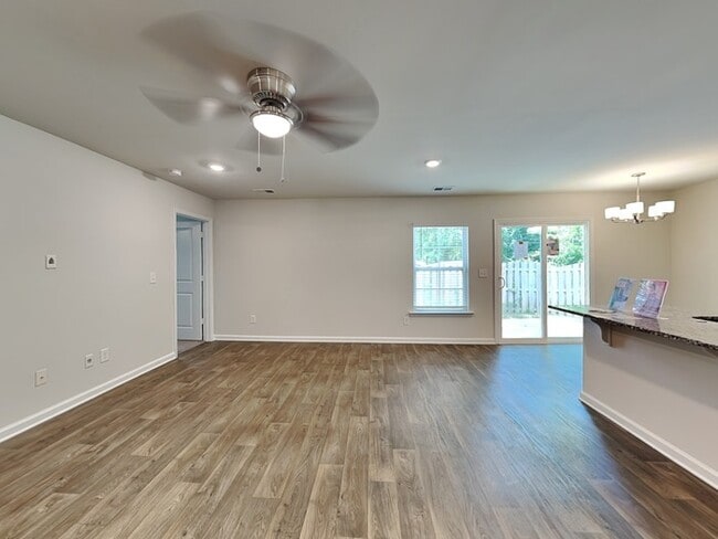 Photo - 302 Crooked Pne Ct