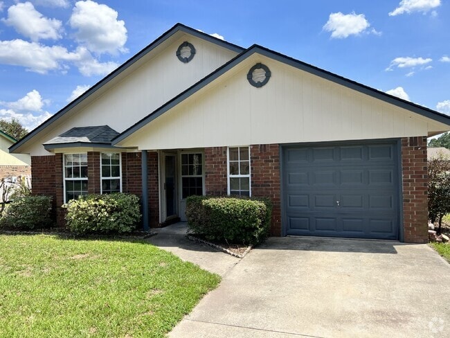Building Photo - 854 Lyndsi Ln Rental