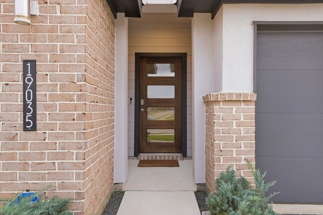 Photo - 19035 Denstone Clf Wy