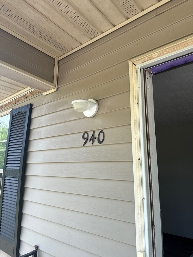 Building Photo - 940Norris St Brownsville St