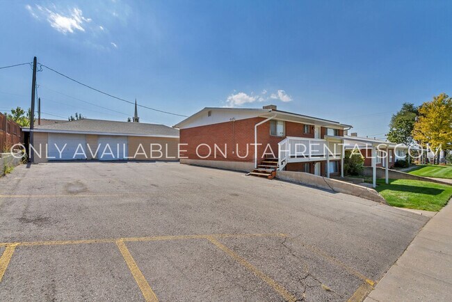 Photo - 185 W 2200 S