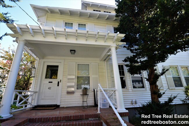 Building Photo - 42 Crosby Rd Unit 1 Rental