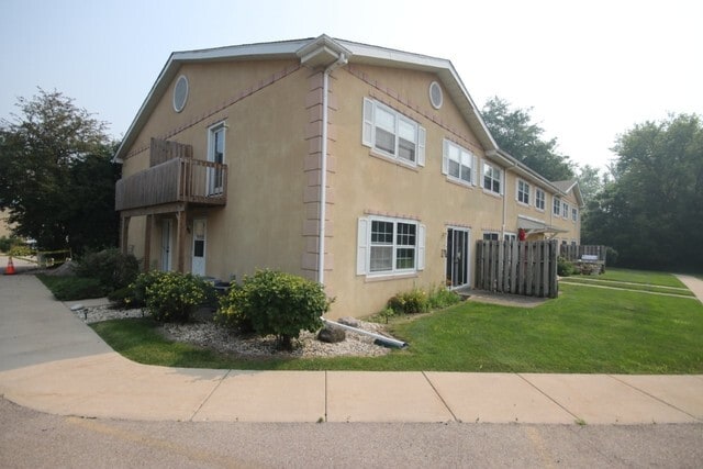 Photo - 1142 Greenwood Cir