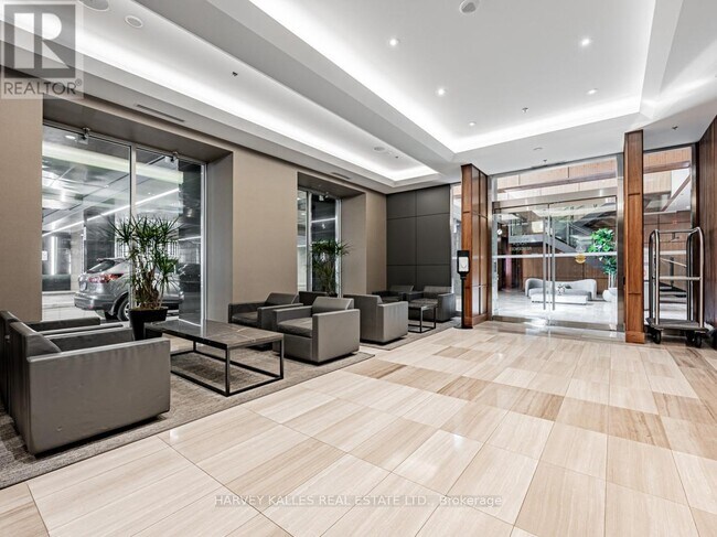 Photo - 111 St Clair Ave W Unité 310