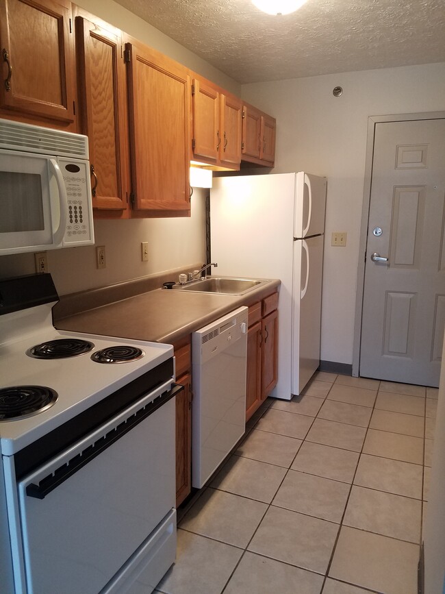 Kitchen - Andrew Place Commons
