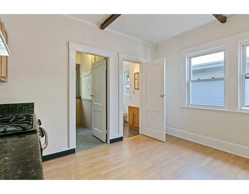 8 Greylock Rd Unit 2