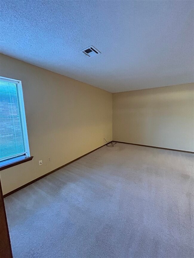 Photo - 901 NE Tortoise Dr