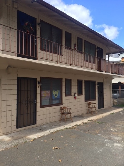 Building Photo - 1132 Kamaile St Unit B