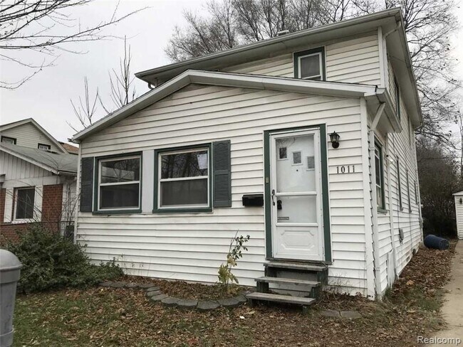 Photo - 1011 E Elza Ave House