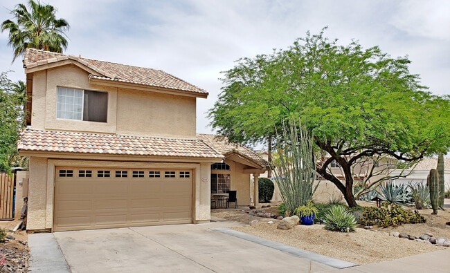 Building Photo - Ahwatukee Home with Backyard OASIS!